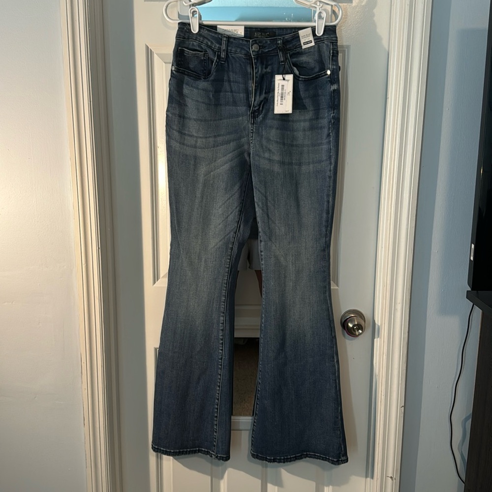 Judy blue size 11 flare leg high waisted jeans NWT